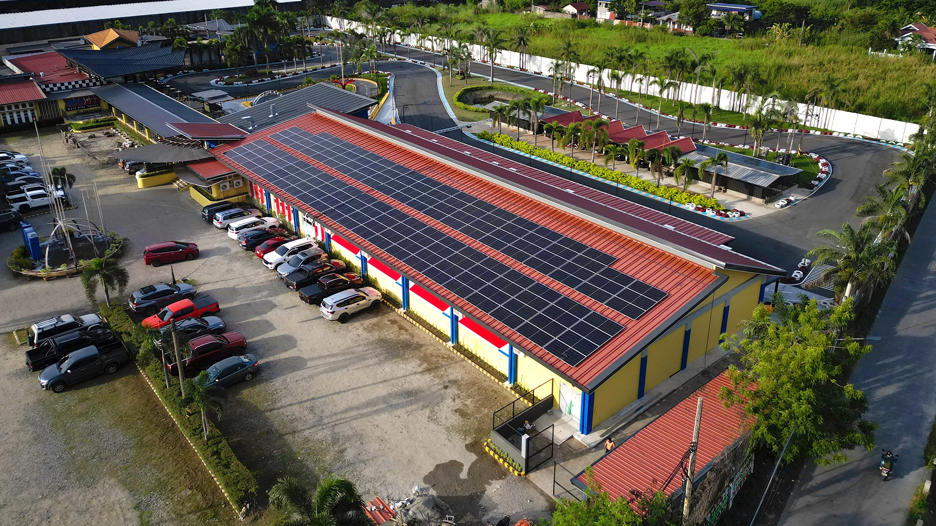 Commercial Solar Panels for Philippine Businesses: Benefits, Costs and ROI 3 Commercial Solar Panels for Philippine